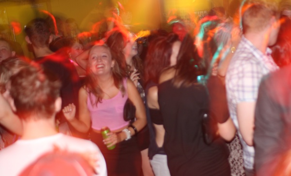 nottsdj-clubcrowd1