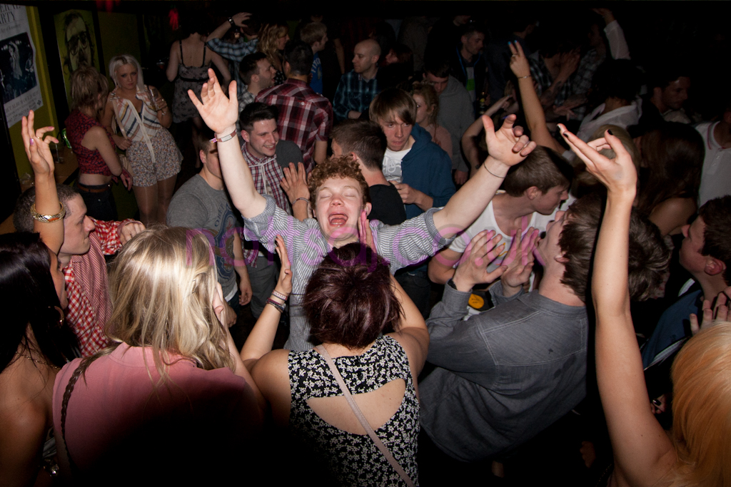 indie pop club dj
